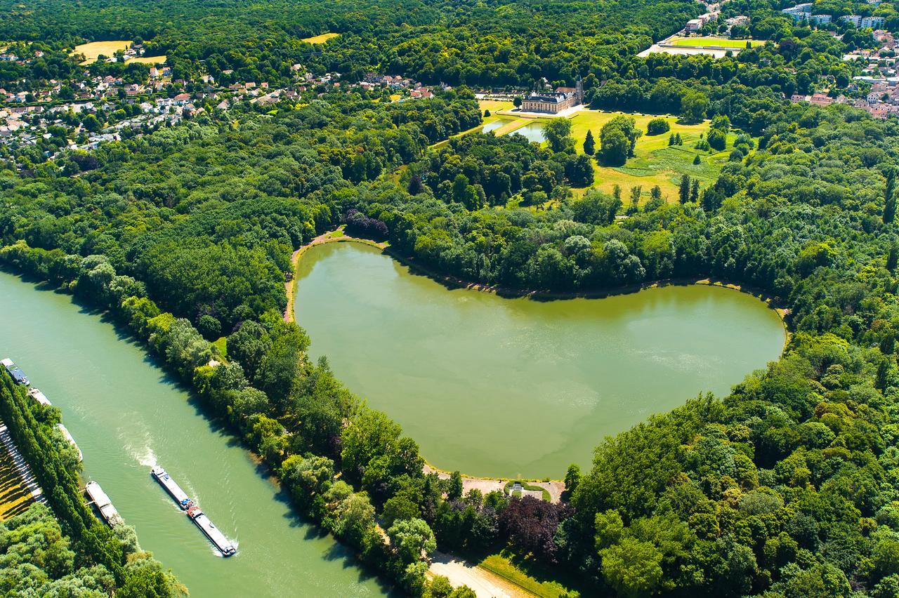 Hotel Dg Méry-sur-Oise Kültér fotó